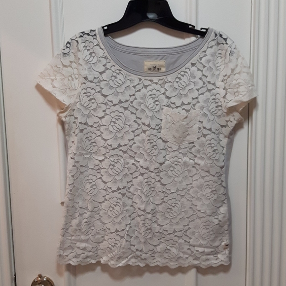 2 for 20! 🛍️ Hollister lace t shirt with pocket